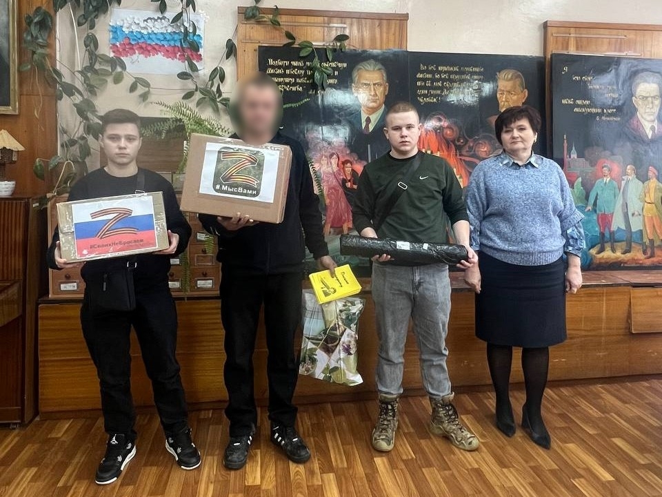 Новогодние подарки и поздравления от студентов отправлены в зону СВО