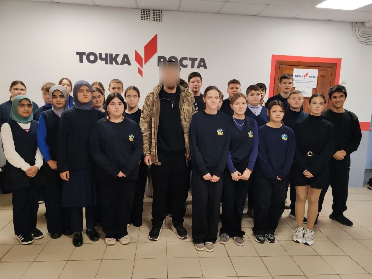 Участник СВО провел для школьников Урок мужества