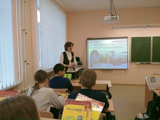 Лекция о добровольчестве в школе Славного: Добро в действии Лекция о добровольчестве в школе Славного: Добро в действии