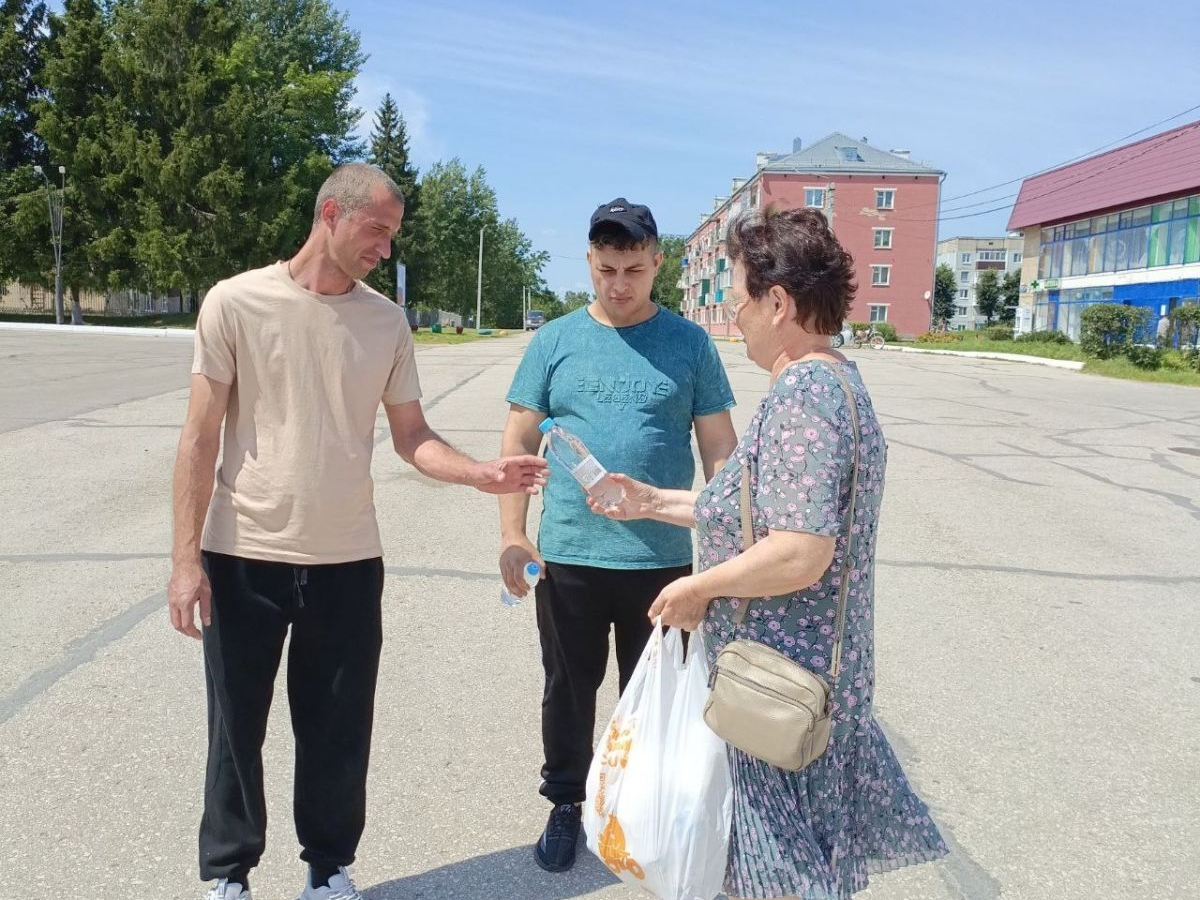 В поселке Славный организована бесплатная раздача питьевой воды