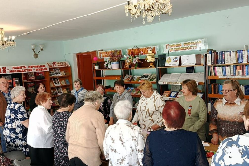 В Арсеньевской  библиотеке  прошел вечер отдыха «Семья – это то, что с тобою всегда!»