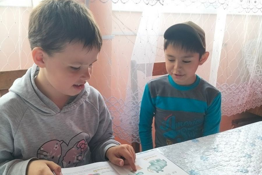 Бобровские дети стали участниками квиз-игры под названием «На весёлую затею приглашаем грамотеев»