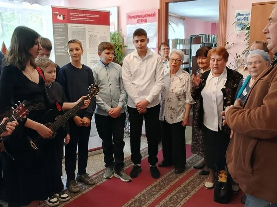 В Арсеньевской библиотеке прошел час доблести «Славной Победе посвящается» В Арсеньевской библиотеке прошел час доблести «Славной Победе посвящается»