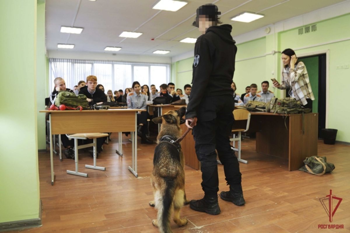 Росгвардейцы провели урок мужества для тульских студентов Росгвардейцы провели урок мужества для тульских студентов