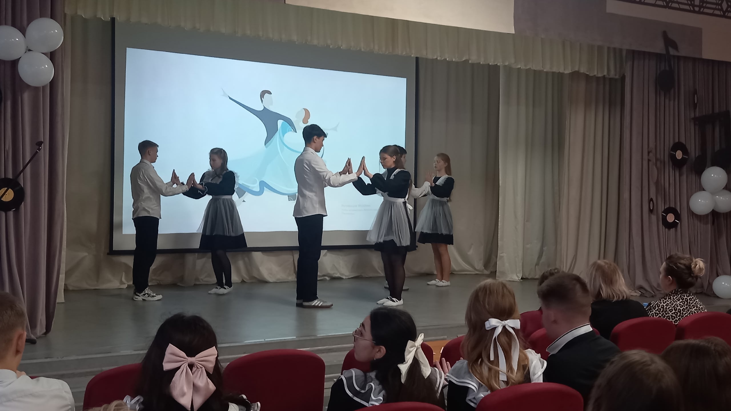 Арсеньевская школа зажгла огни танца на фестивале  Танцуют все!