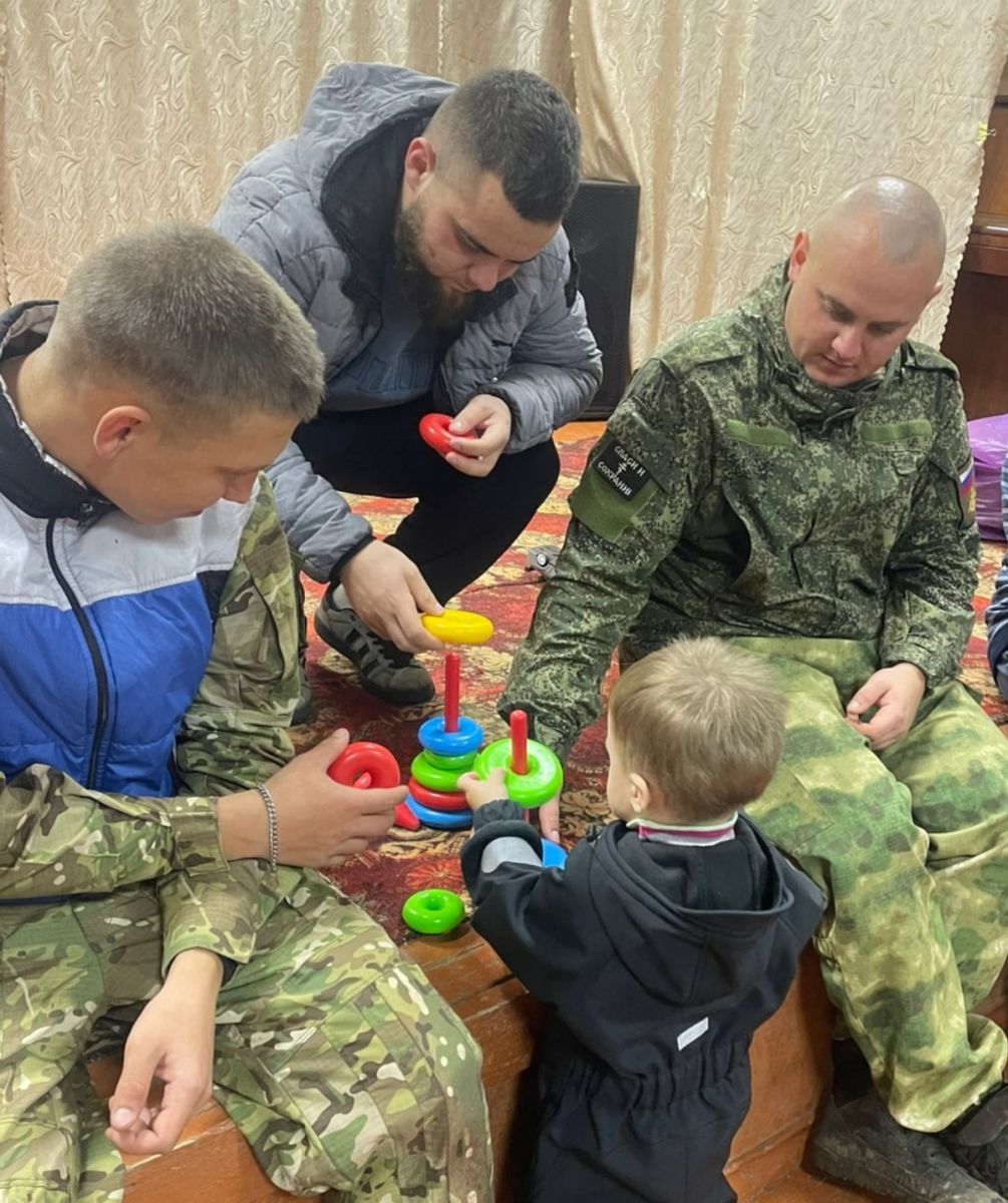 В Ясенковском  клубе прошла развлекательная программа Папа и ребенок