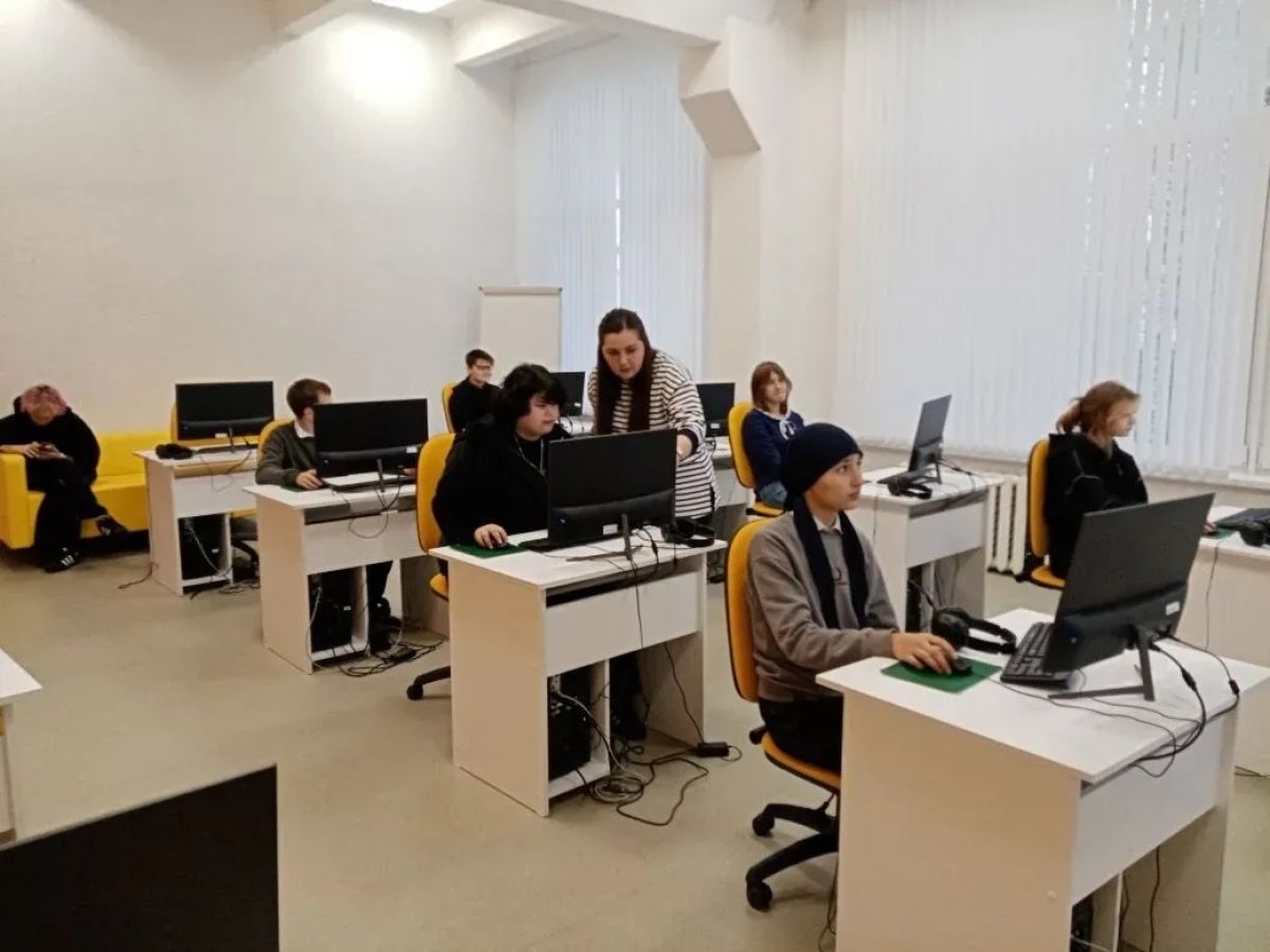 Учащиеся Пристанционной школы познакомились с профессией графического дизайнера