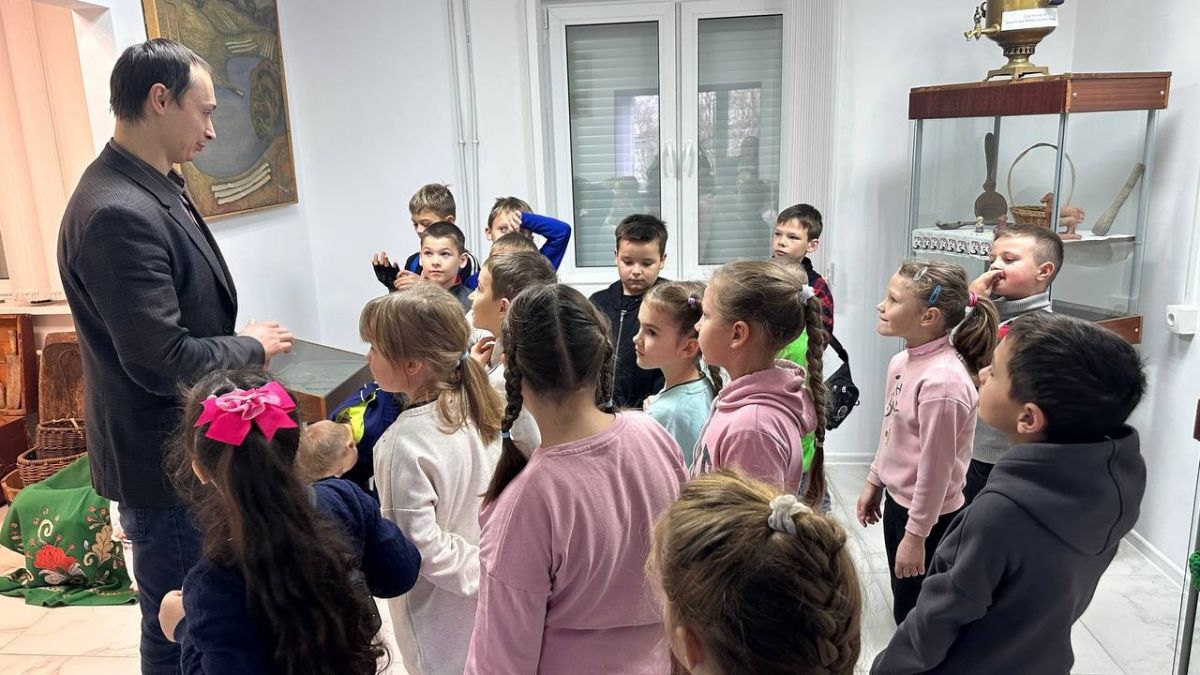 «Чебурашка»  знакомится с историей: Экскурсия в краеведческий музей