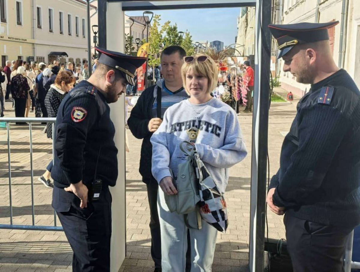 Полицией в Тульской области обеспечен общественный порядок и безопасность граждан в ходе празднования Дня города, проведения избирательных компаний и футбольного матча