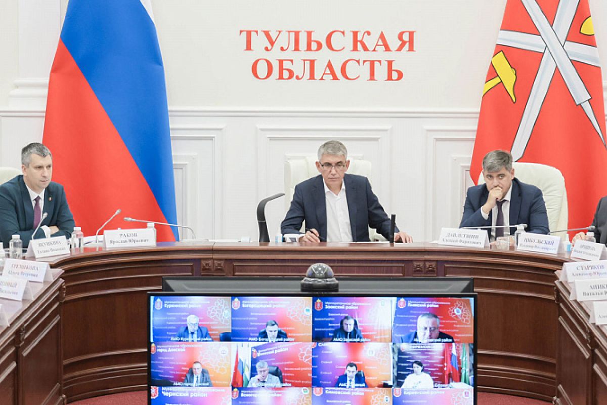 Дмитрий Миляев рассмотрел обращения жителей области