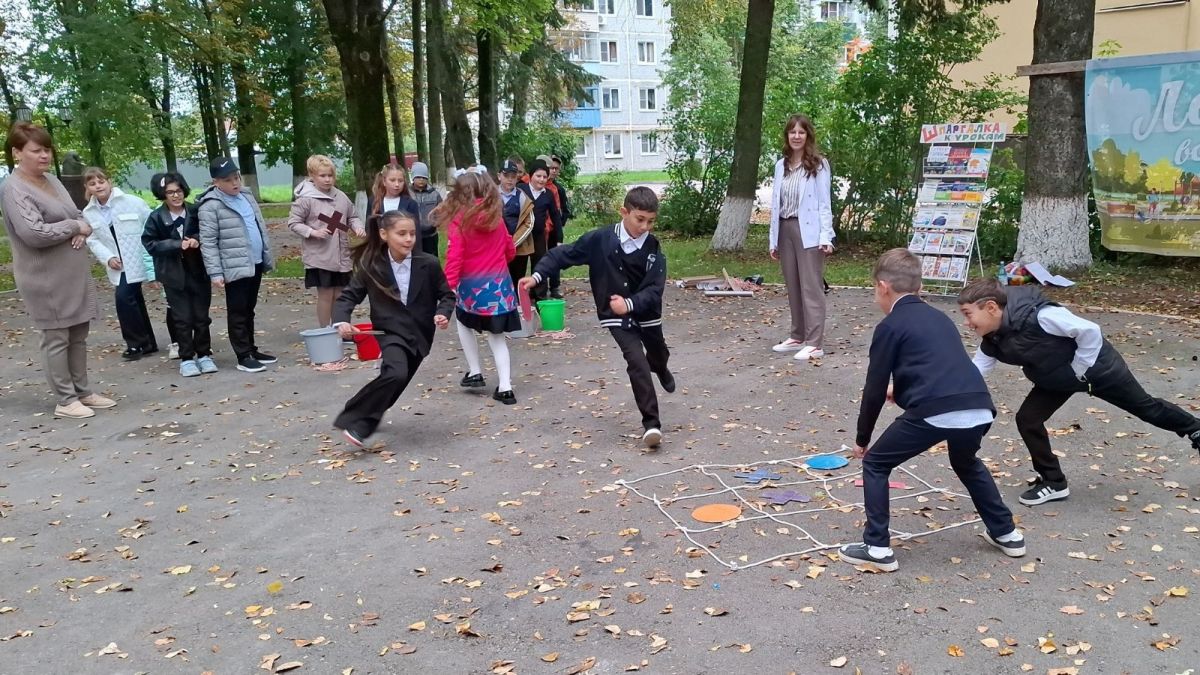 Арсеньевцы отметили  Сентябрьский переполох  в сквере им. Челюскина