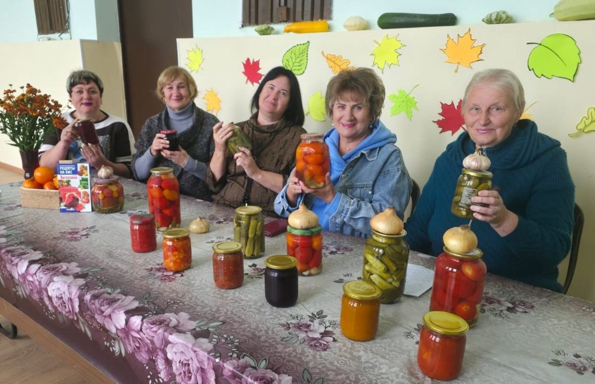 В Центральном прошли посиделки «Заготовки впрок на зимний срок» В Центральном прошли посиделки «Заготовки впрок на зимний срок»
