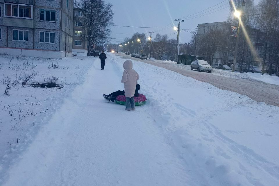 Скорость и риск: специалисты МЧС о безопасности при катании на тюбингах