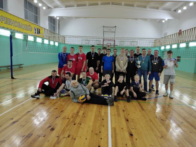 Арсеньевцы приняли участие в  турнире  по волейболу