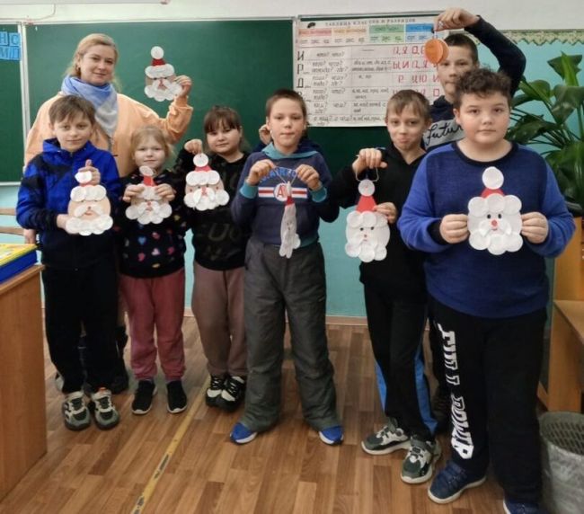 Белоколодезские школьники готовятся к Новому году