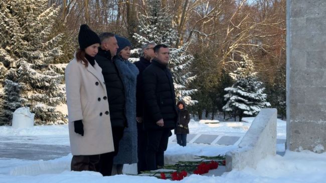 С честью и мужеством исполняют воинский долг