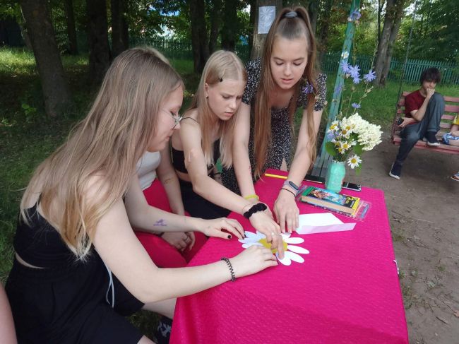 В Рахлеевской библиотеке прошла конкурсно - игровая программа «Все начинается с семьи»