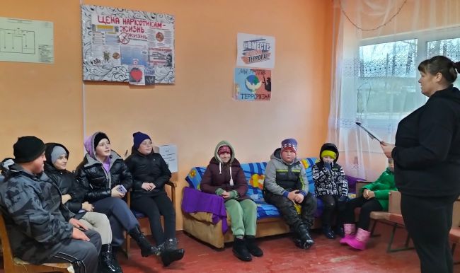 В Бобровском  клубе  прошла профилактическая беседа Цена наркотикам-жизнь