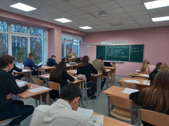 Одиннадцатиклассники Арсеньевской школы приняли участие в апробации итогового сочинения