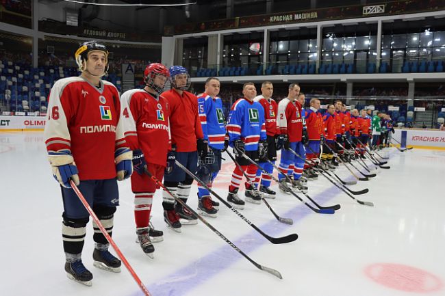 В Ледовом дворце Тулы стартовали игры Лиги производственных предприятий по хоккею