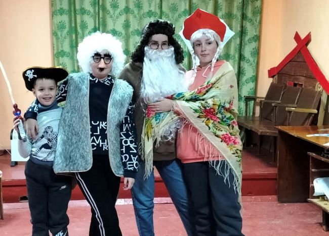 В Бобровском клубе  состоялся сказочный круиз  «В гостях у сказки»