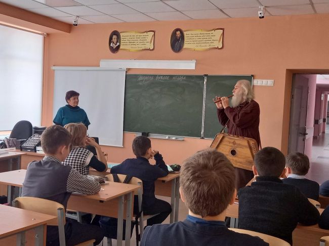 В гости к ученикам Арсеньевской школы приходил Александр Субботин