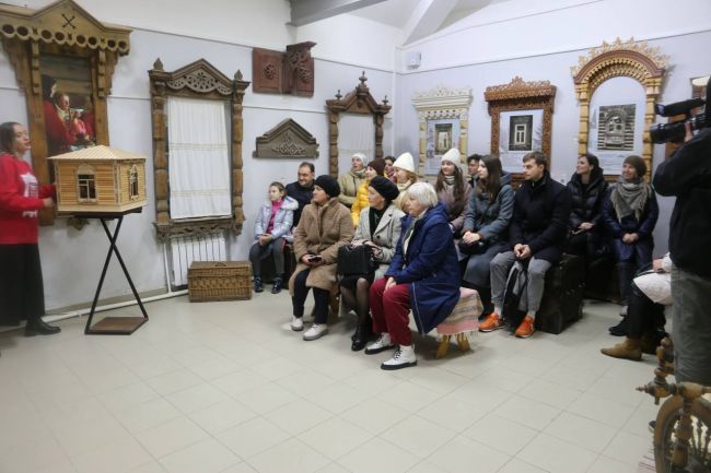 В «Ночь искусств» в «Добродее» зажгли свет в окне и показали резные наличники Тулы