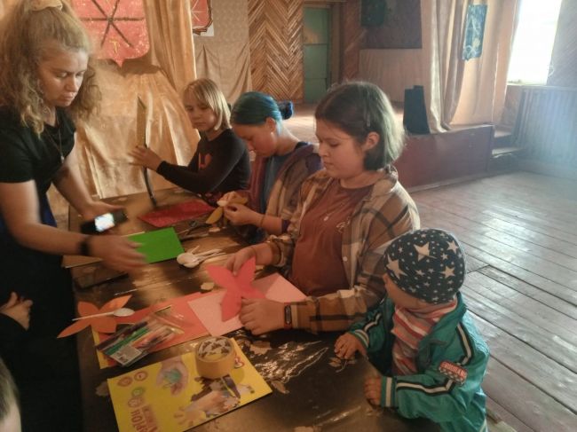 В Белоколодезском  клубе прошёл мастер-класс   Веселые бабочки