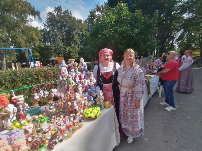 Манаенские культработники приняли участие в музыкально-гастрономическом фестивале «Яблочное чудо»