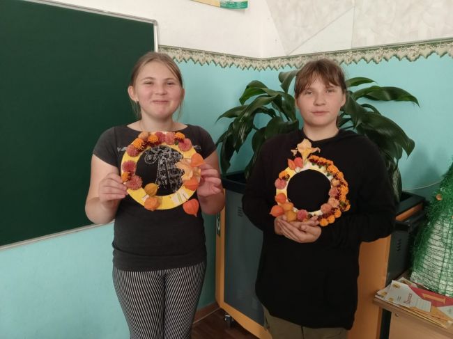 В селе Белый Колодезь прошла конкурсная развлекательная программа для детей Краски осени