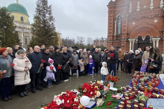 Жители города-героя Тулы почтили память погибших в результате теракта в «Крокус сити холле»