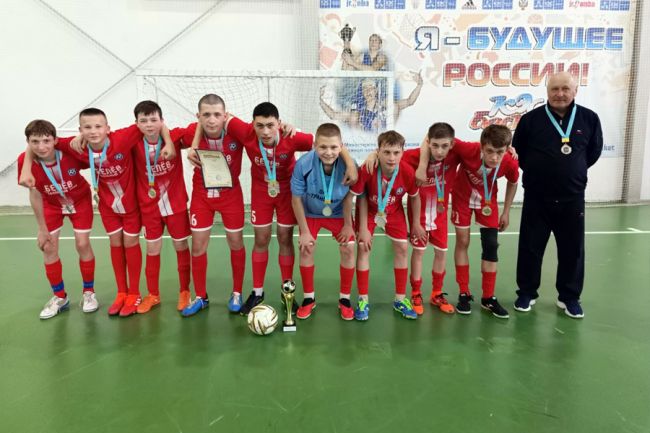 Белёвские футболисты сумели добыть «серебро» на турнире в Козельске