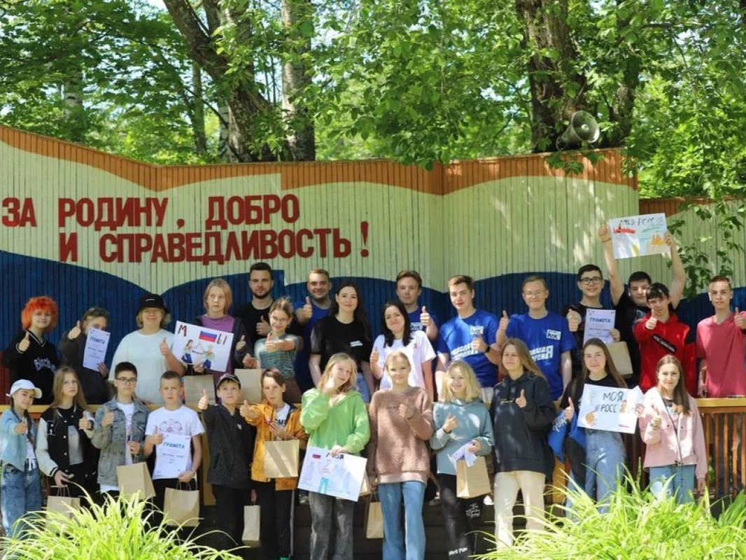 Николай Воробьев провел выездной прием в детском лагере