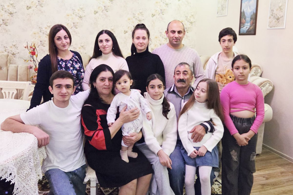 Рядом с нами, одни из нас