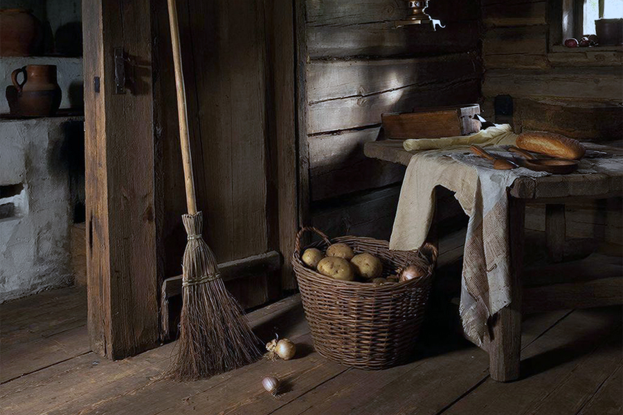 Белёвцам сегодня не рекомендуют мести и выносить мусор