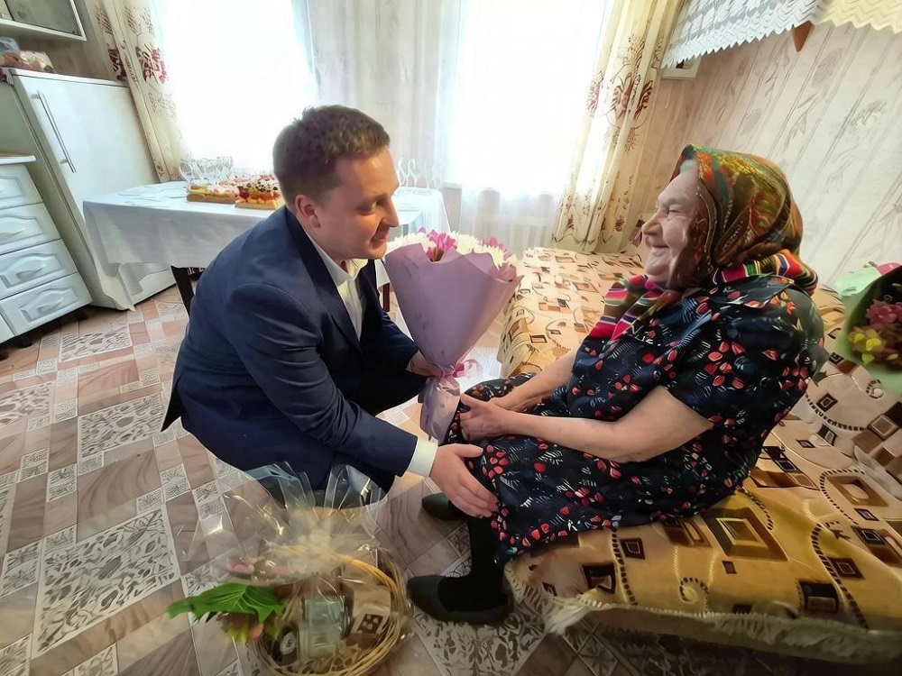 Долгожительница отметила 103-летний юбилей Долгожительница отметила 103-летний юбилей