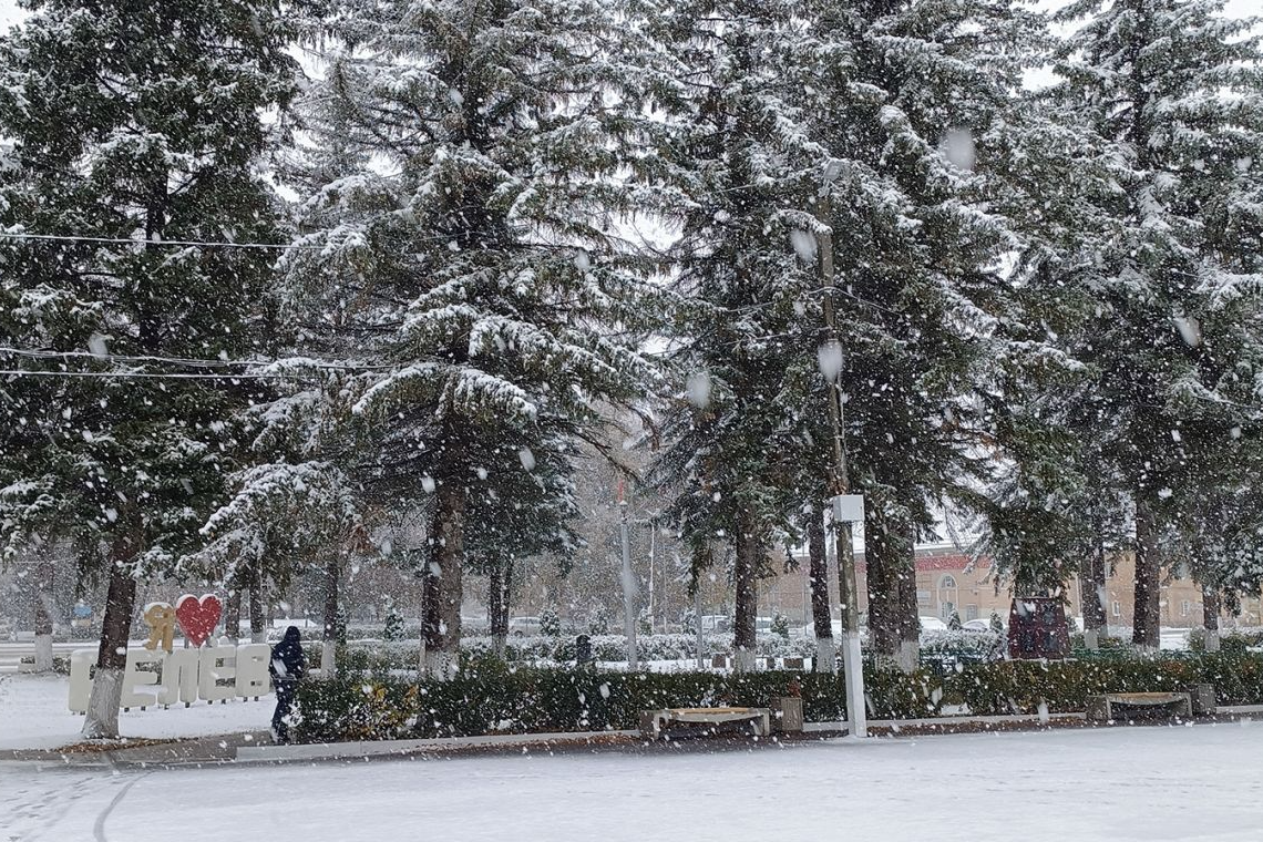 Сегодня погода в Белёве днем будет пасмурная, кратковременный снег Сегодня погода в Белёве днем будет пасмурная, кратковременный снег