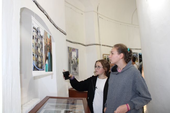 Фотовыставка «Латинская Европа» открылась во дворце-музее Богородицка