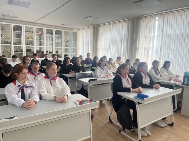 Участниками «Урока мужества «Мы – россияне» стали сотни богородицких школьников