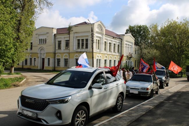В Богородицке прошел автопробег, посвященный Дню Победы