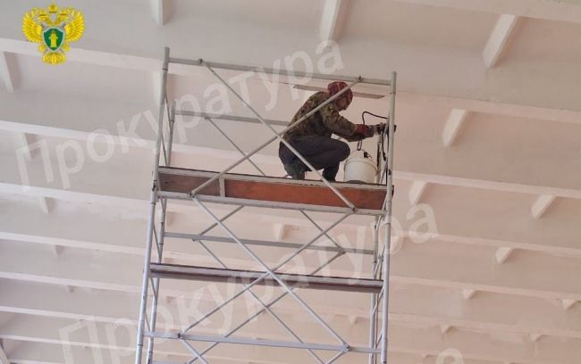 После прокурорского вмешательства отремонтирован потолок в Центре образования в Туле