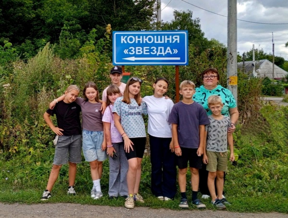 Юные жители хутора Шахтерский сходили в гости к Вере и Наде