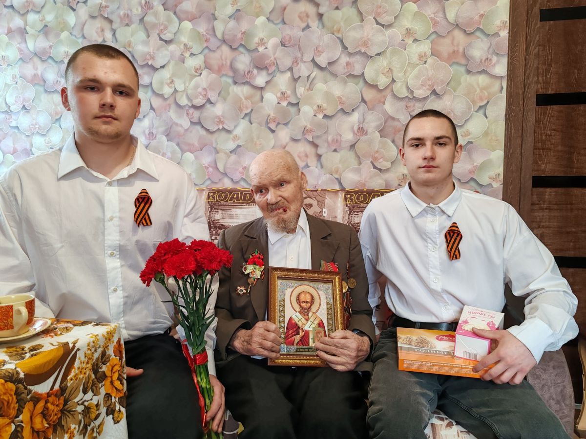 Студенты побывали в гостях у участника Великой Отечественной войны