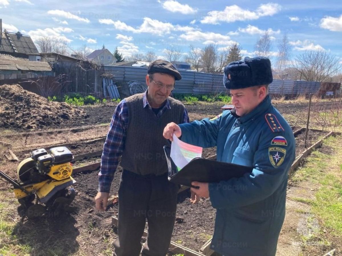Сотрудники противопожарной службы Богородицкого района провели акцию «Город без пожаров» Сотрудники противопожарной службы Богородицкого района провели акцию «Город без пожаров»