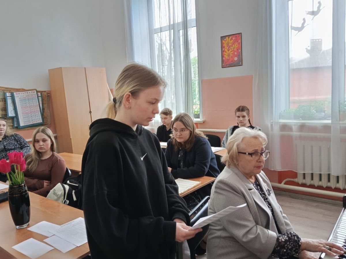 Народная песня в исполнении богородицких школьников Народная песня в исполнении богородицких школьников