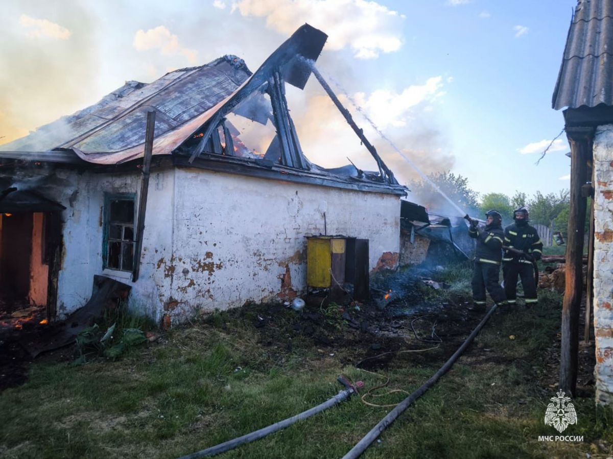 В деревне Щегловка Богородицкого района горел дом