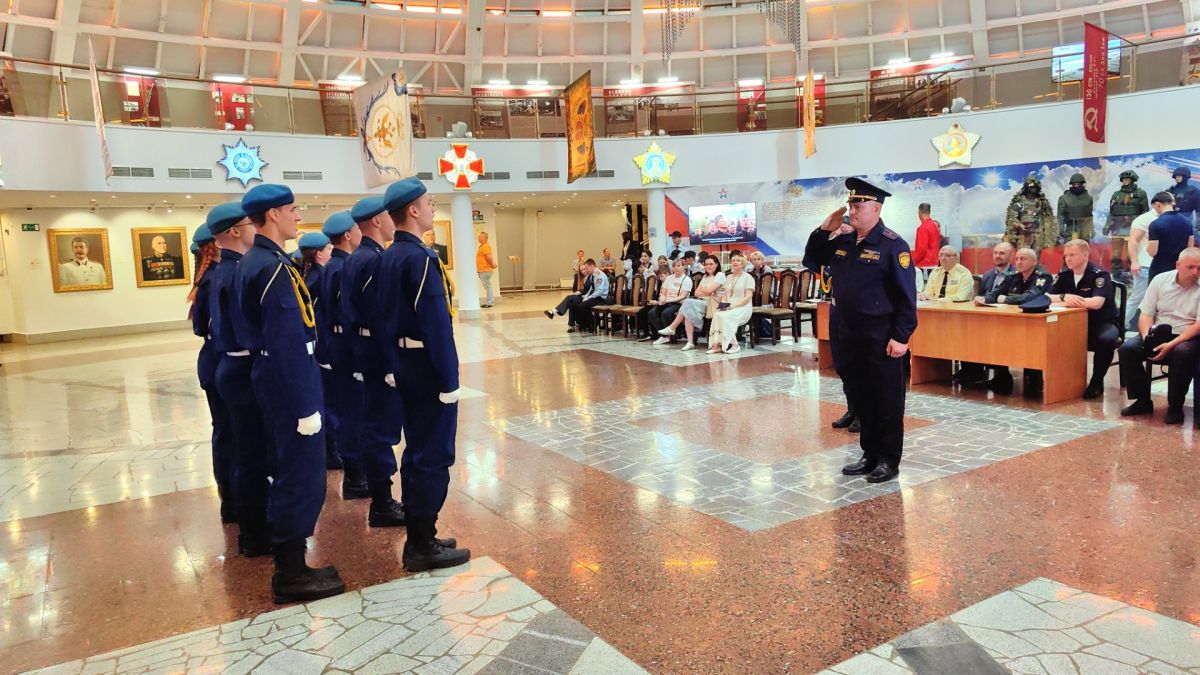 Военнослужащие Росгвардии приняли участие в смотре-конкурсе строя и песни кадетов
