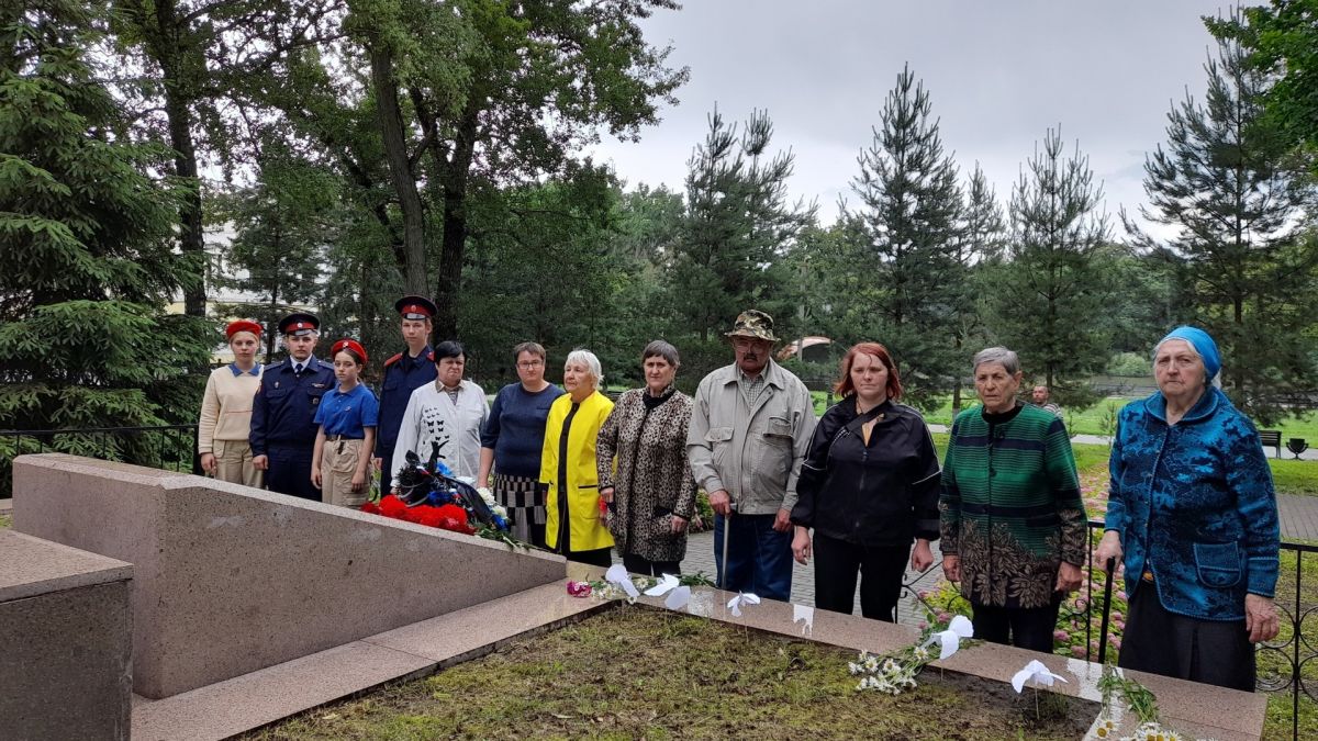 Богородицкие пенсионеры вместе с казаками стали участниками патриотической акции
