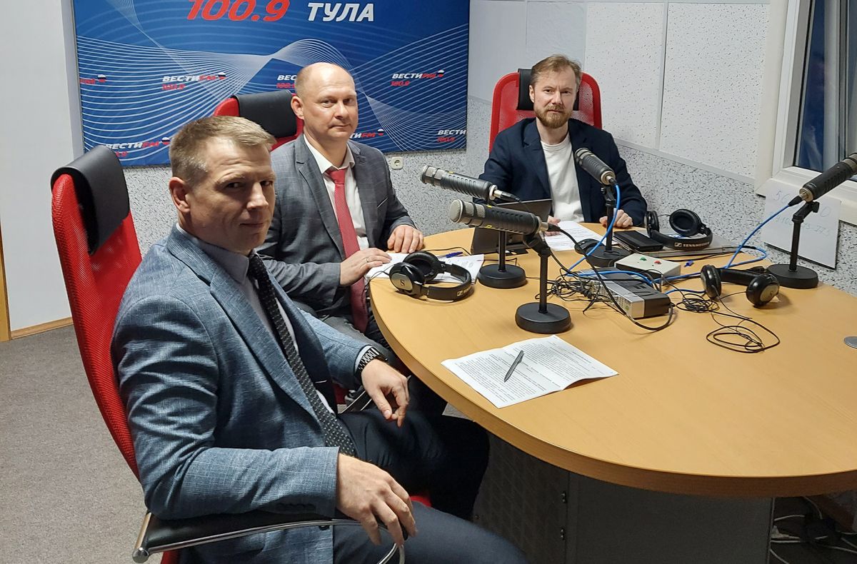 Вопросы сферы ЖКХ обсудили в радиоэфире «Школы правовых знаний» Вопросы сферы ЖКХ обсудили в радиоэфире «Школы правовых знаний»