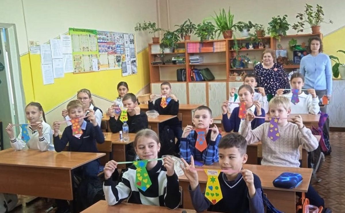 Богородицкие школьники сделали подарок для пап своими руками Богородицкие школьники сделали подарок для пап своими руками